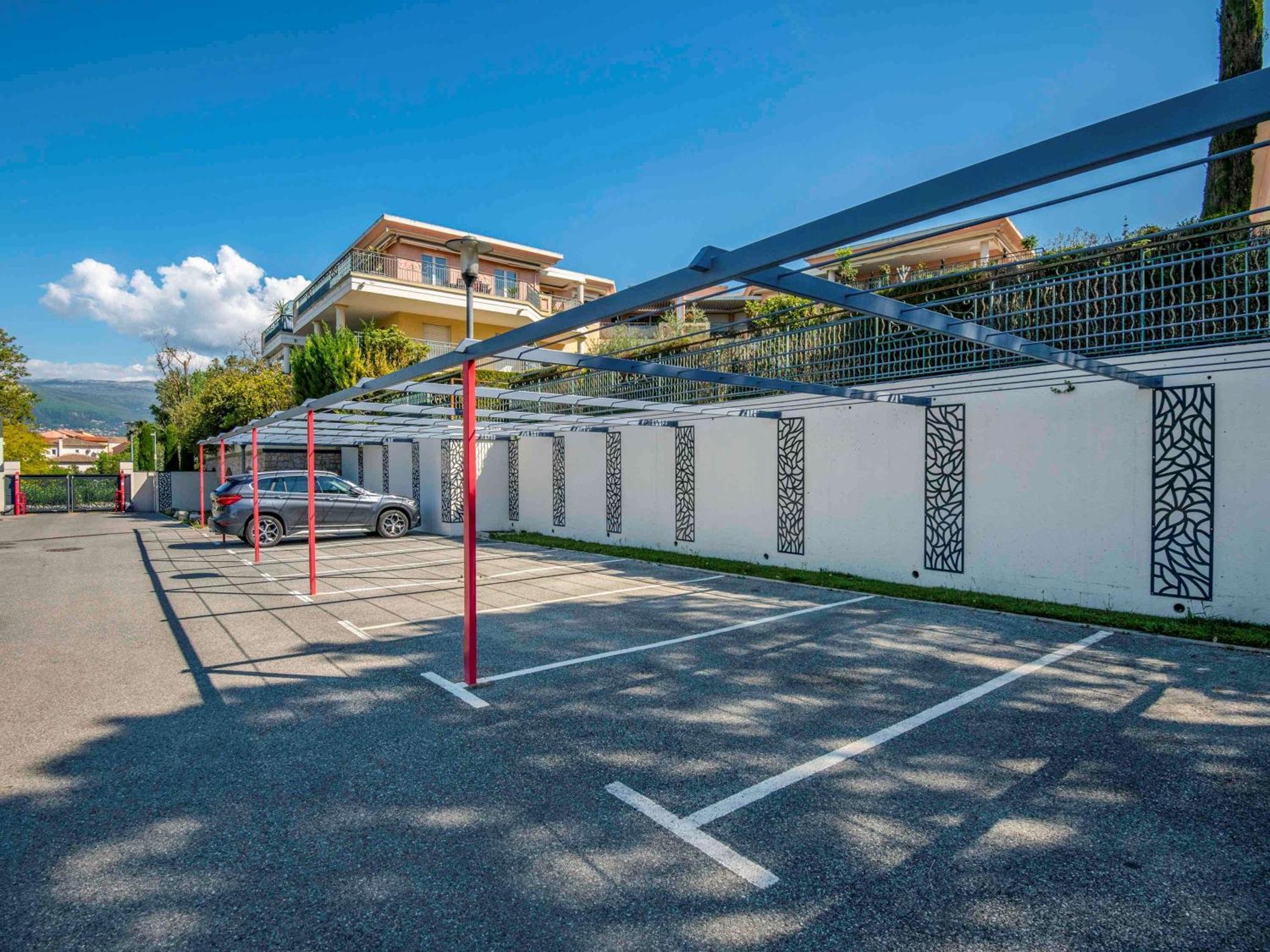 Ibis Cannes Mouans Sartoux Piscine Parking Gratuit Eksteriør billede