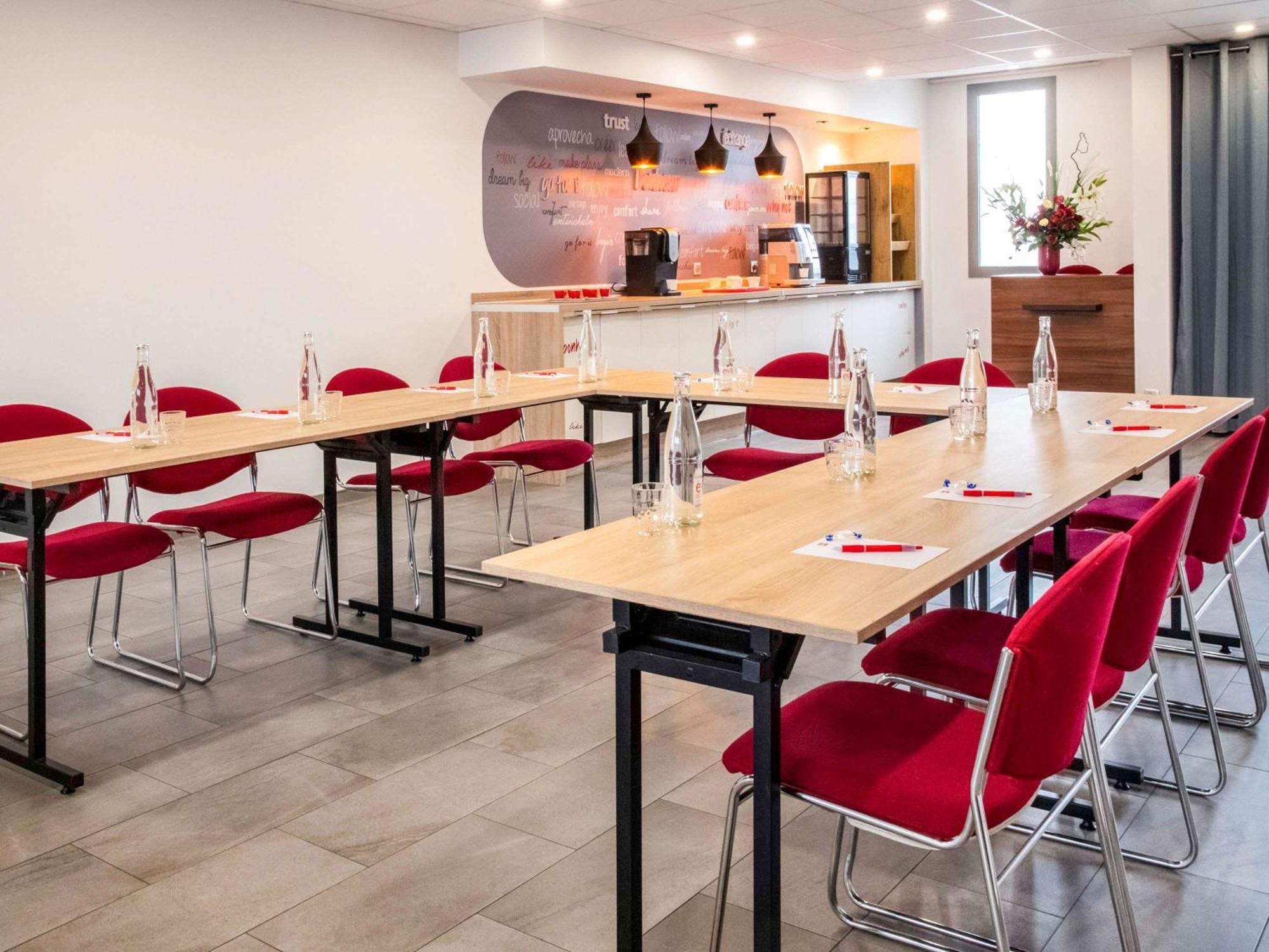 Ibis Cannes Mouans Sartoux Piscine Parking Gratuit Eksteriør billede