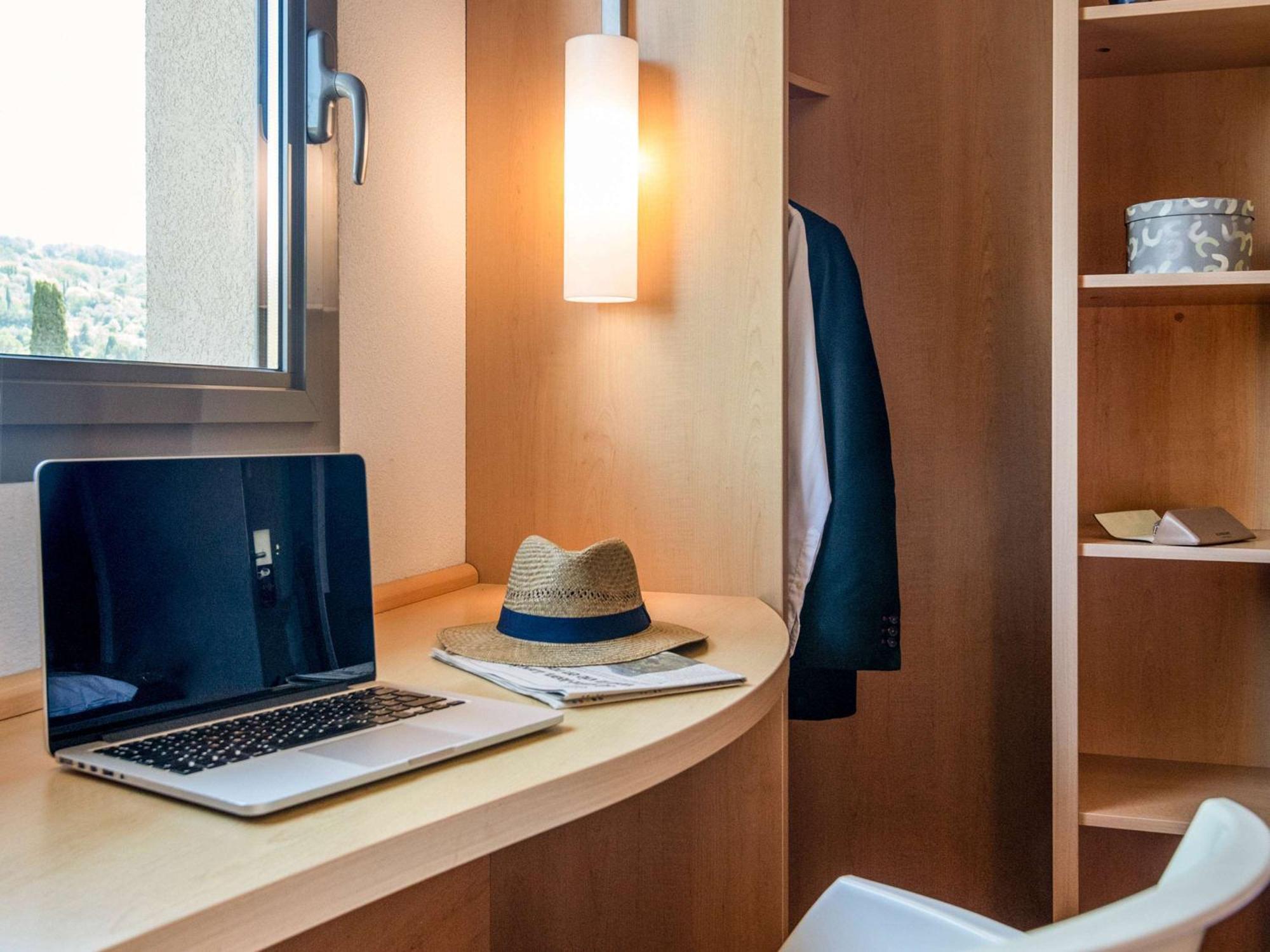 Ibis Cannes Mouans Sartoux Piscine Parking Gratuit Eksteriør billede